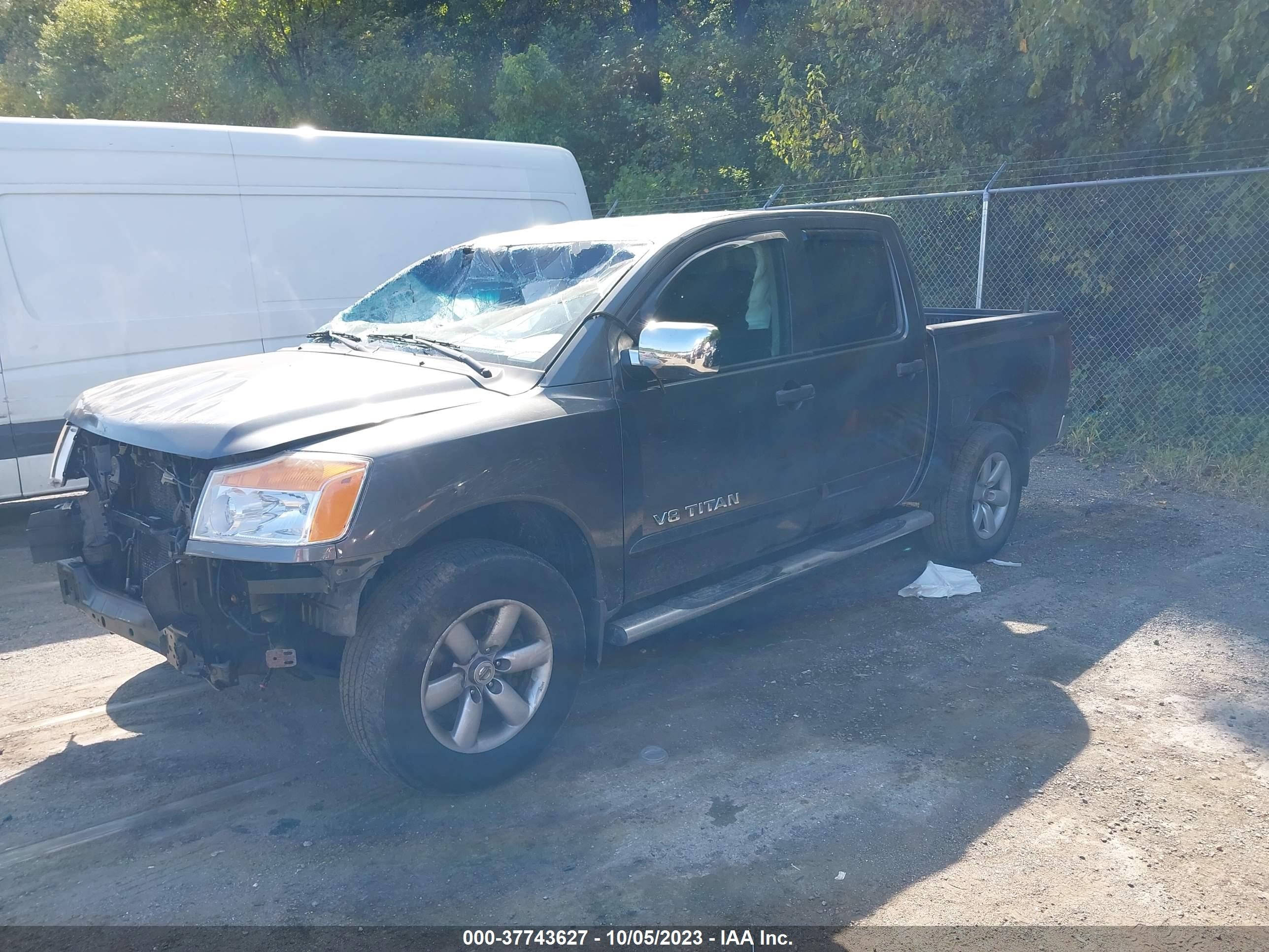 Photo 1 VIN: 1N6BA0EC3BN326001 - NISSAN TITAN 