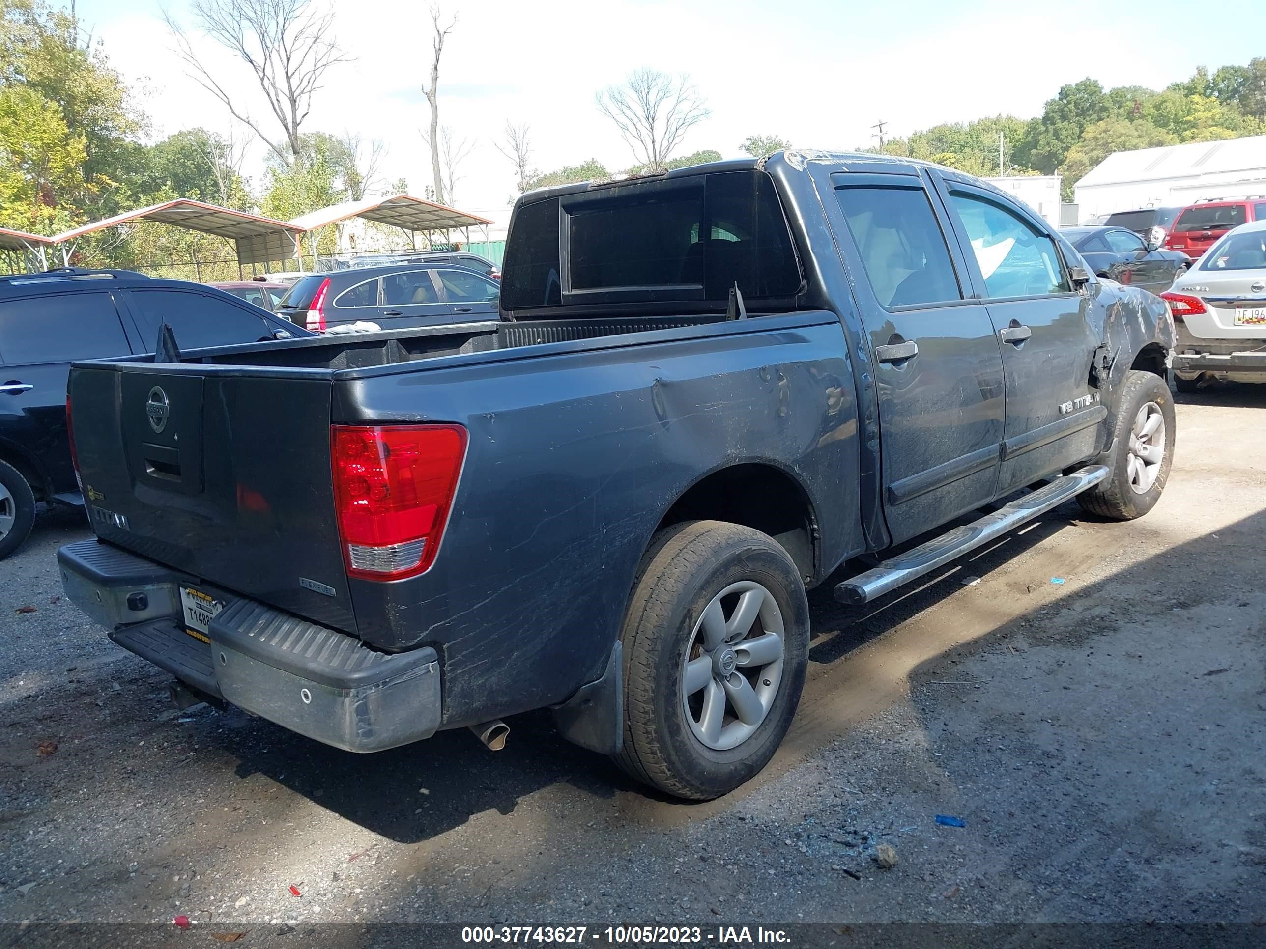 Photo 3 VIN: 1N6BA0EC3BN326001 - NISSAN TITAN 