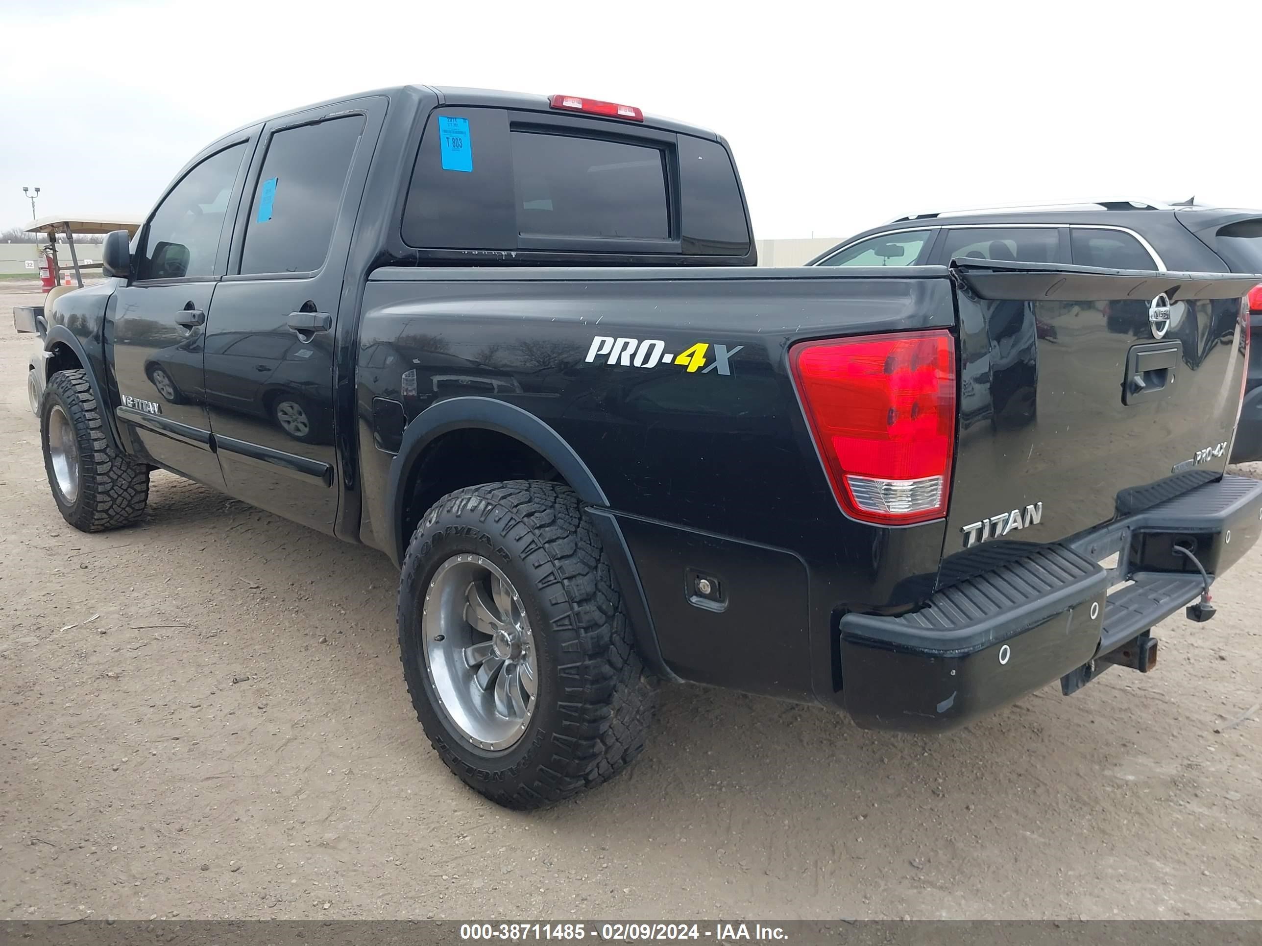 Photo 2 VIN: 1N6BA0EC3EN503103 - NISSAN TITAN 