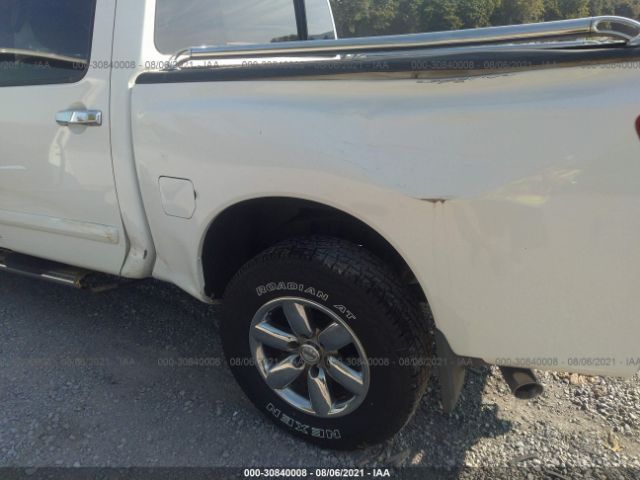 Photo 5 VIN: 1N6BA0EC4AN310372 - NISSAN TITAN 