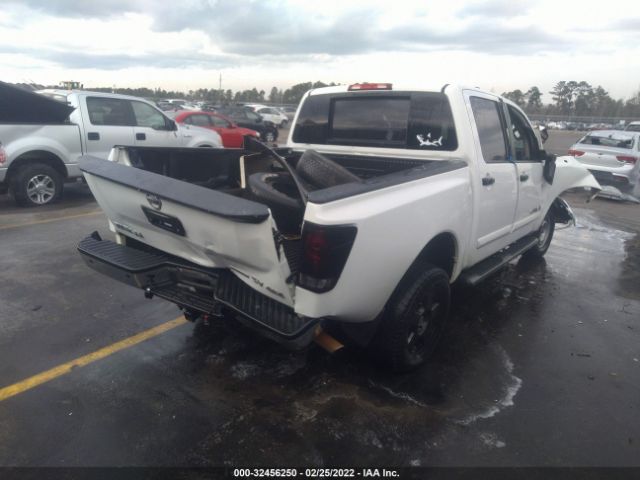 Photo 3 VIN: 1N6BA0EC5DN305511 - NISSAN TITAN 