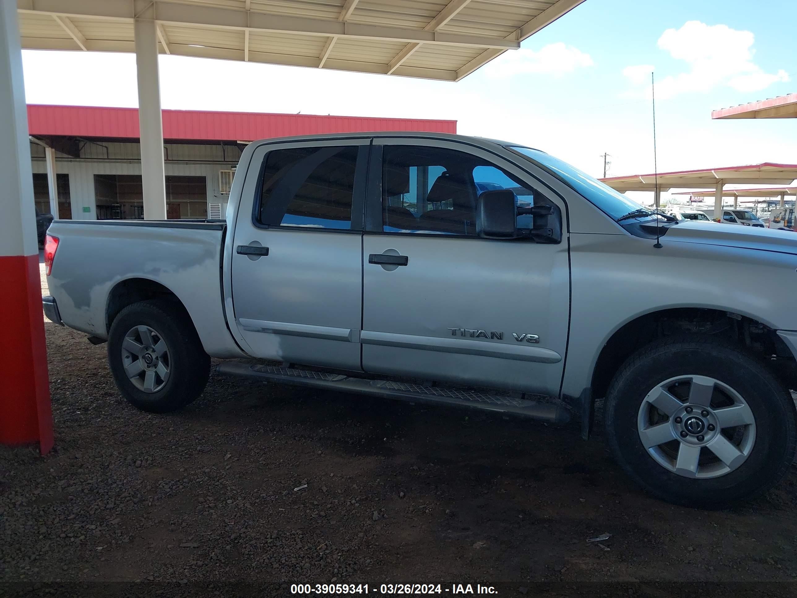 Photo 13 VIN: 1N6BA0EC6AN307411 - NISSAN TITAN 