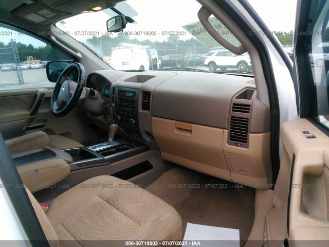 Photo 4 VIN: 1N6BA0EC6BN322217 - NISSAN TITAN 