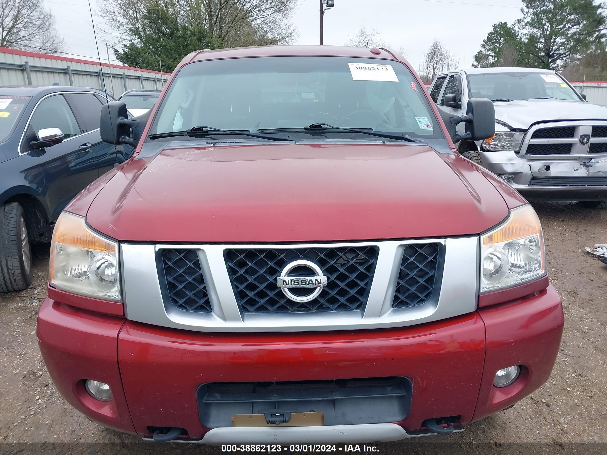 Photo 11 VIN: 1N6BA0EC6FN515005 - NISSAN TITAN 