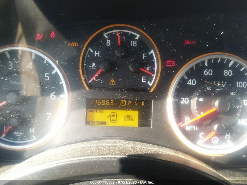 Photo 6 VIN: 1N6BA0EC7AN306297 - NISSAN TITAN 