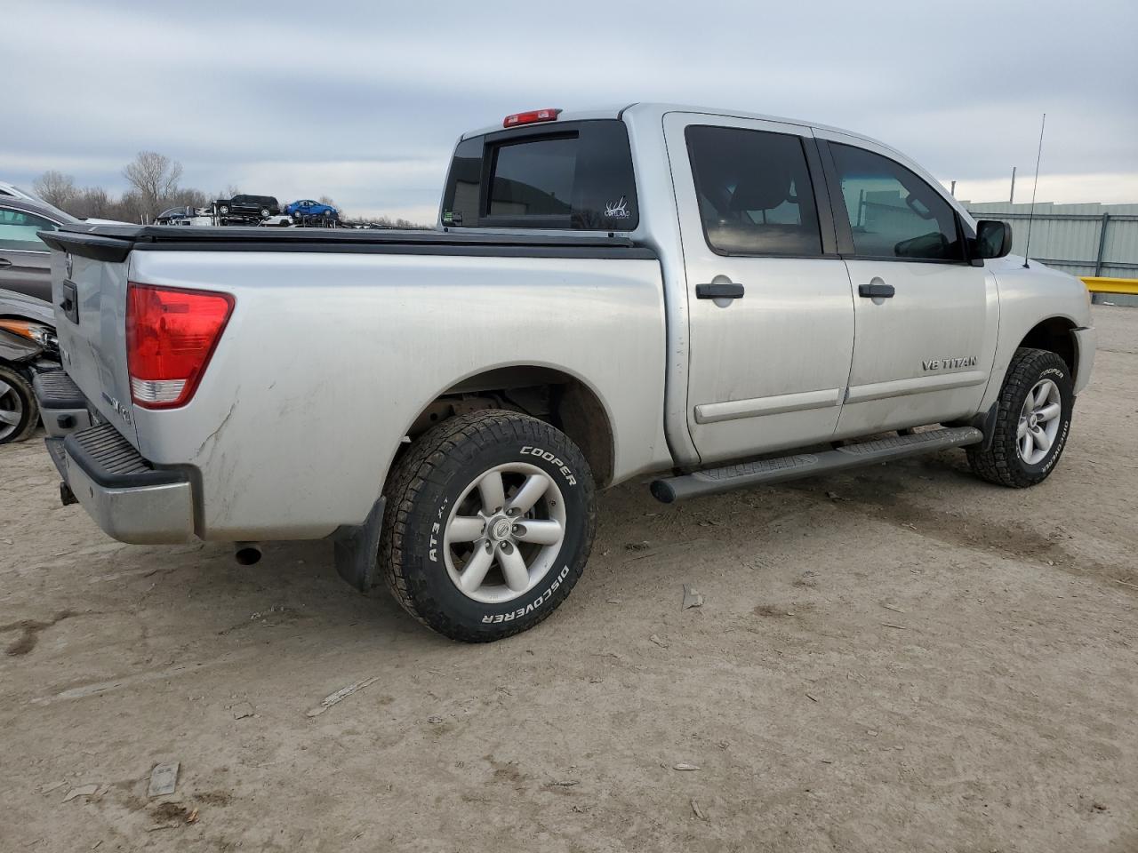 Photo 2 VIN: 1N6BA0EC8DN301503 - NISSAN TITAN 