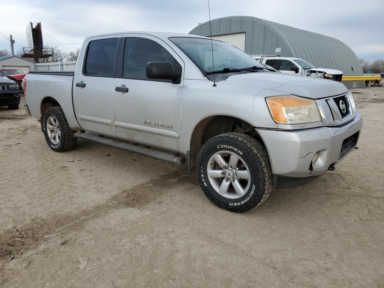 Photo 3 VIN: 1N6BA0EC8DN301503 - NISSAN TITAN 