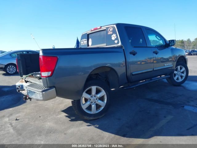 Photo 3 VIN: 1N6BA0EC9AN316216 - NISSAN TITAN 