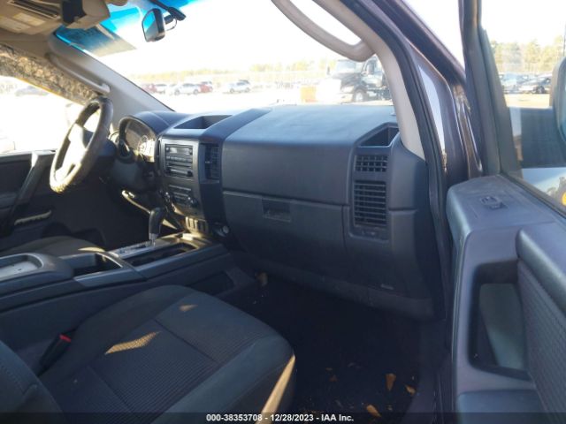 Photo 4 VIN: 1N6BA0EC9AN316216 - NISSAN TITAN 