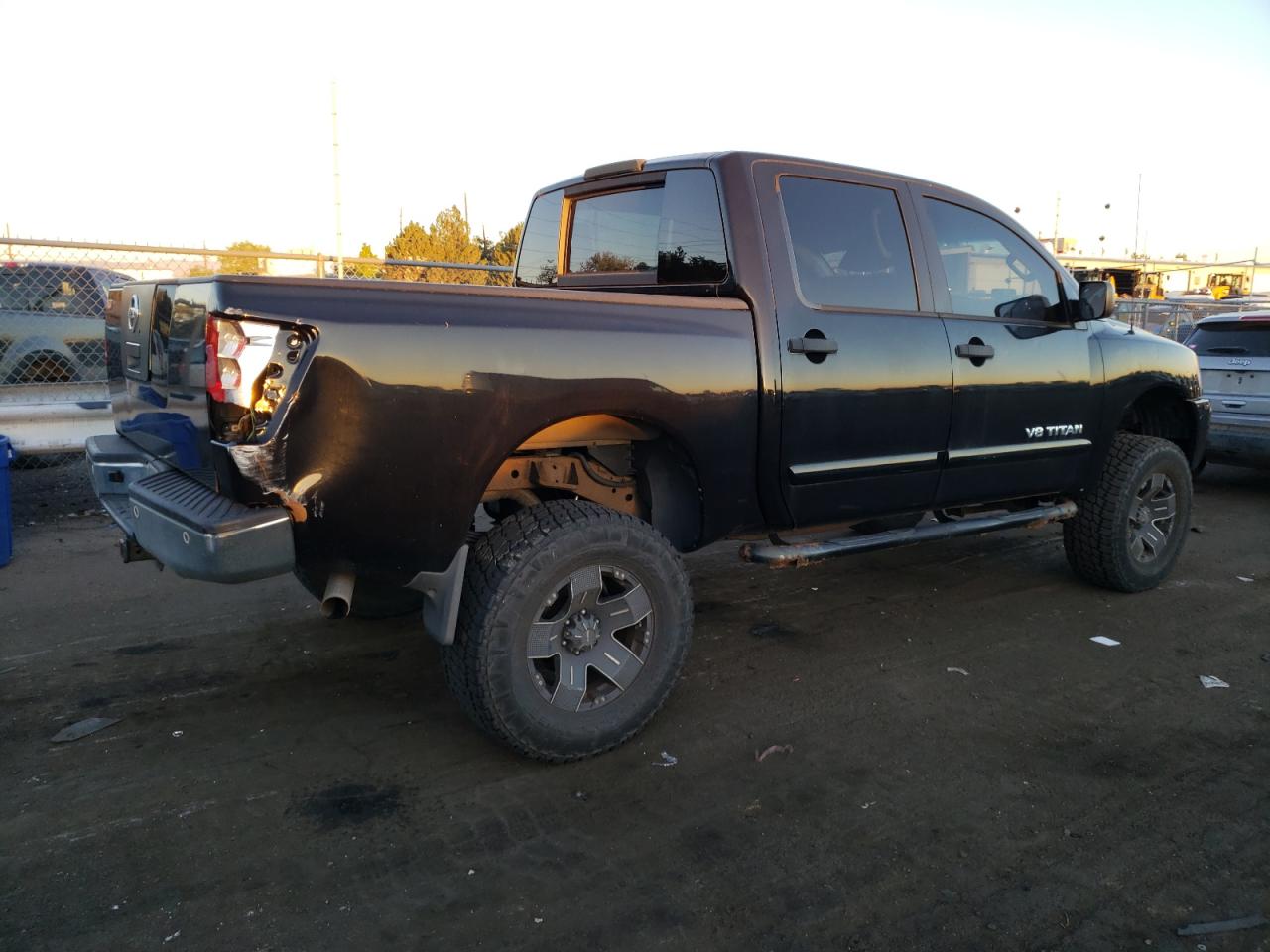 Photo 2 VIN: 1N6BA0ECXCN303607 - NISSAN TITAN 