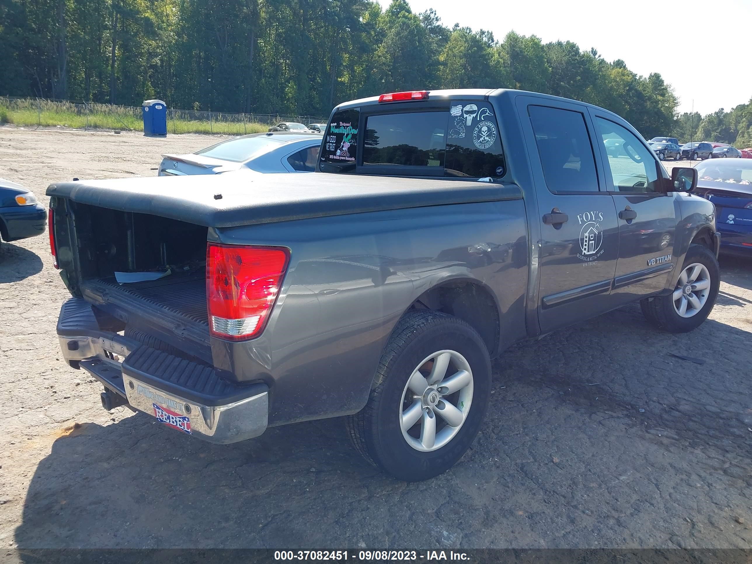 Photo 3 VIN: 1N6BA0ED1AN317966 - NISSAN TITAN 