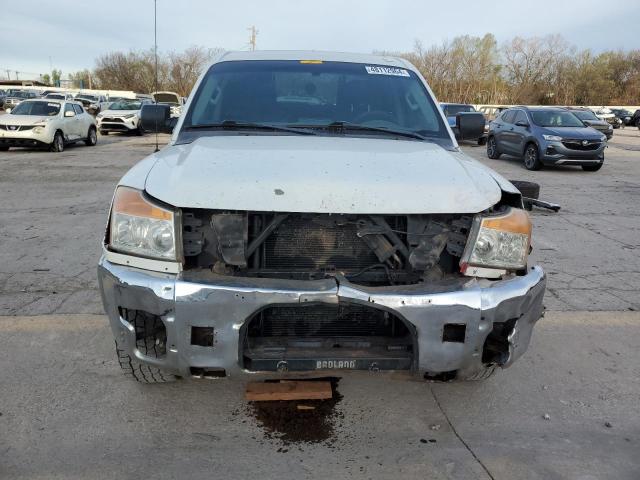 Photo 4 VIN: 1N6BA0ED1DN303716 - NISSAN TITAN 