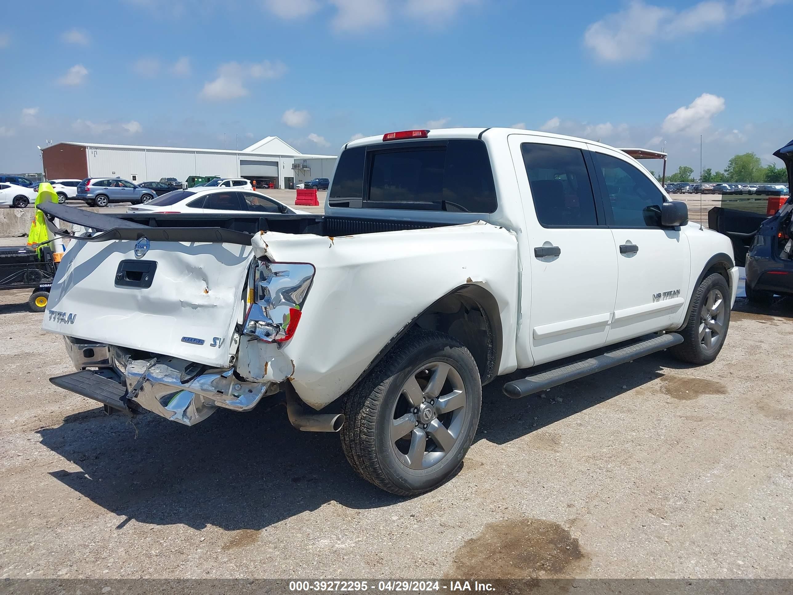 Photo 3 VIN: 1N6BA0ED1FN515177 - NISSAN TITAN 