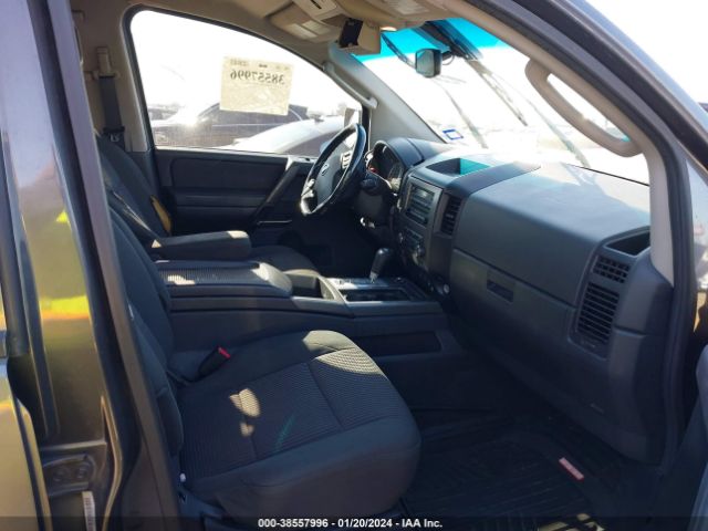 Photo 4 VIN: 1N6BA0ED3AN319301 - NISSAN TITAN 