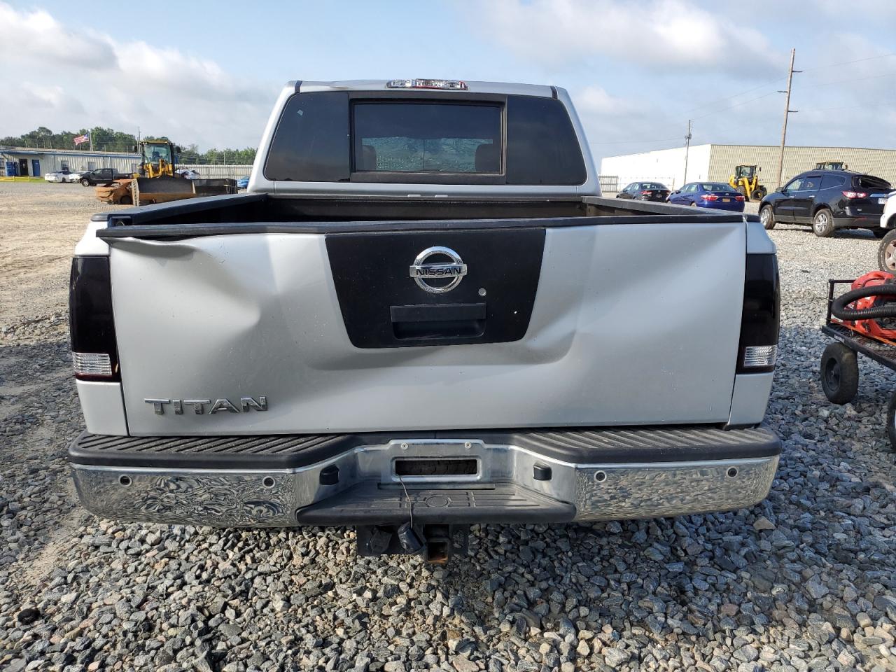 Photo 5 VIN: 1N6BA0ED3CN327157 - NISSAN TITAN 