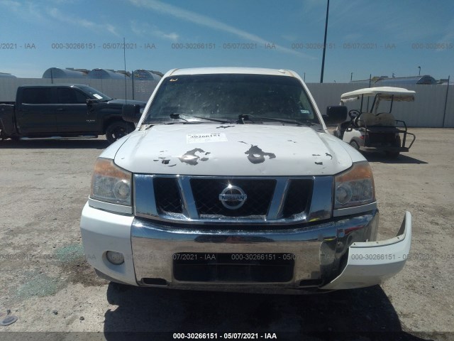 Photo 5 VIN: 1N6BA0ED3DN306116 - NISSAN TITAN 