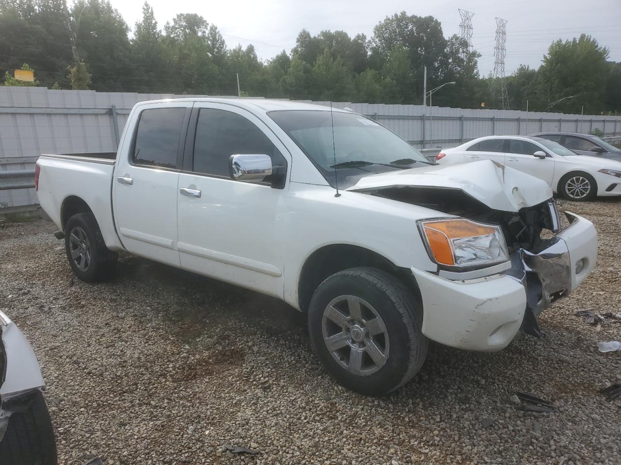 Photo 3 VIN: 1N6BA0ED4EN504950 - NISSAN TITAN 