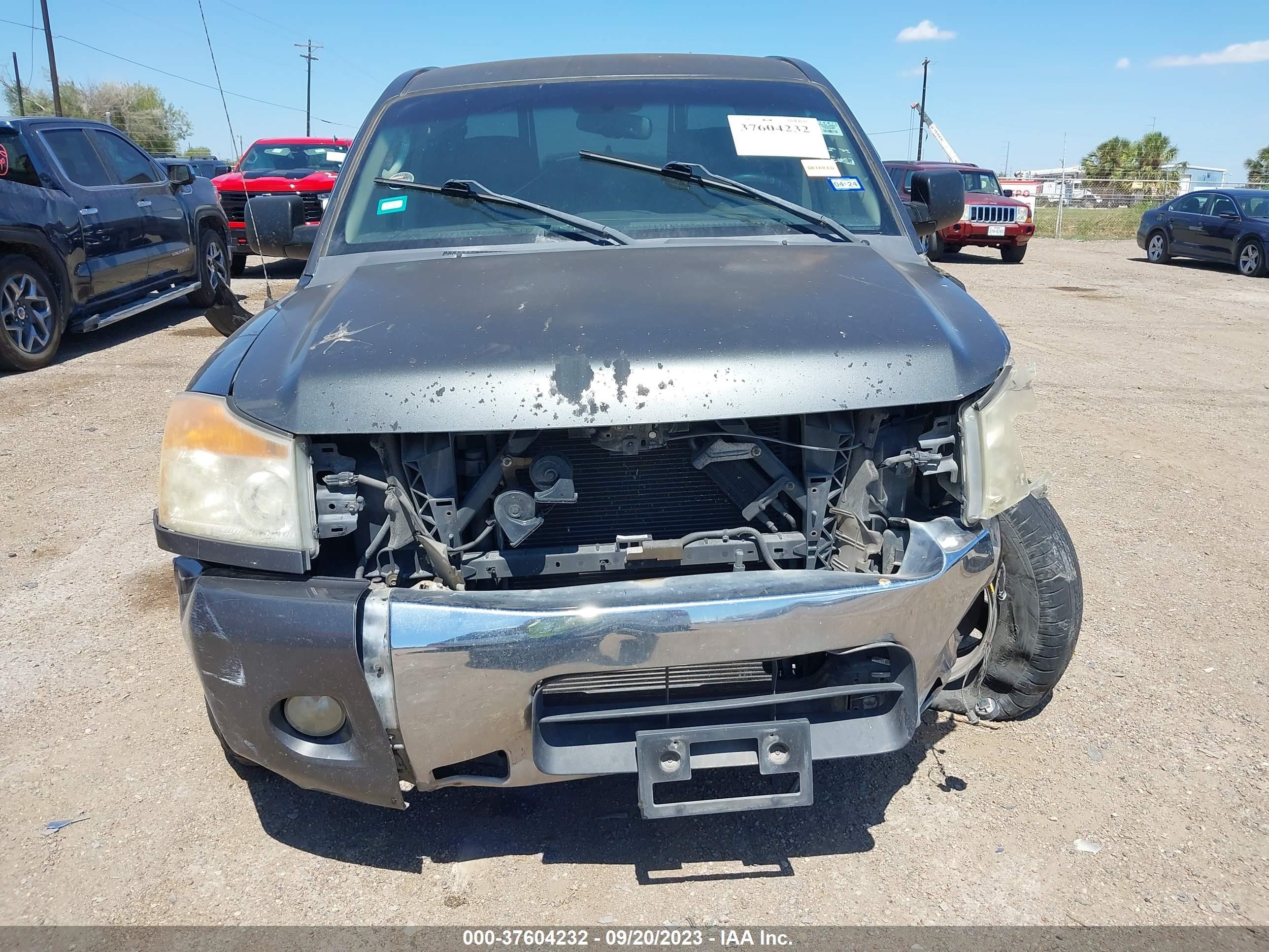 Photo 11 VIN: 1N6BA0ED5BN304655 - NISSAN TITAN 