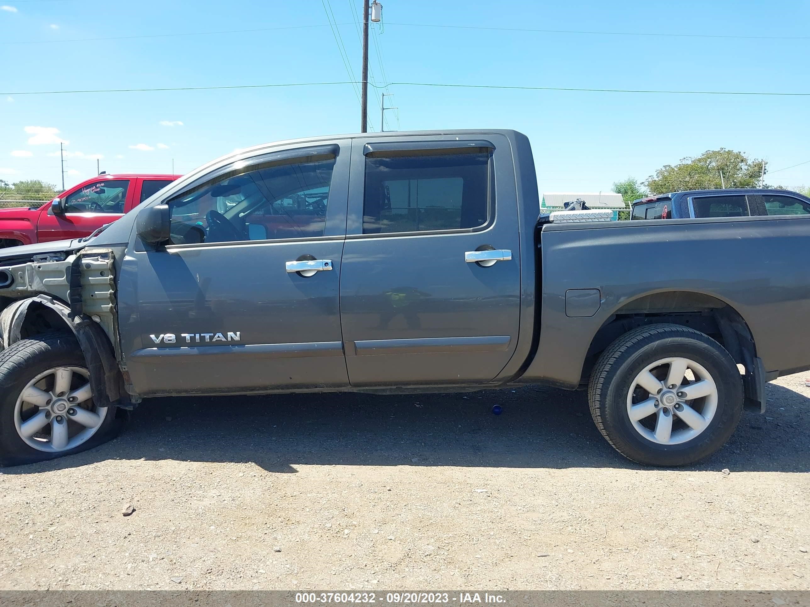 Photo 13 VIN: 1N6BA0ED5BN304655 - NISSAN TITAN 