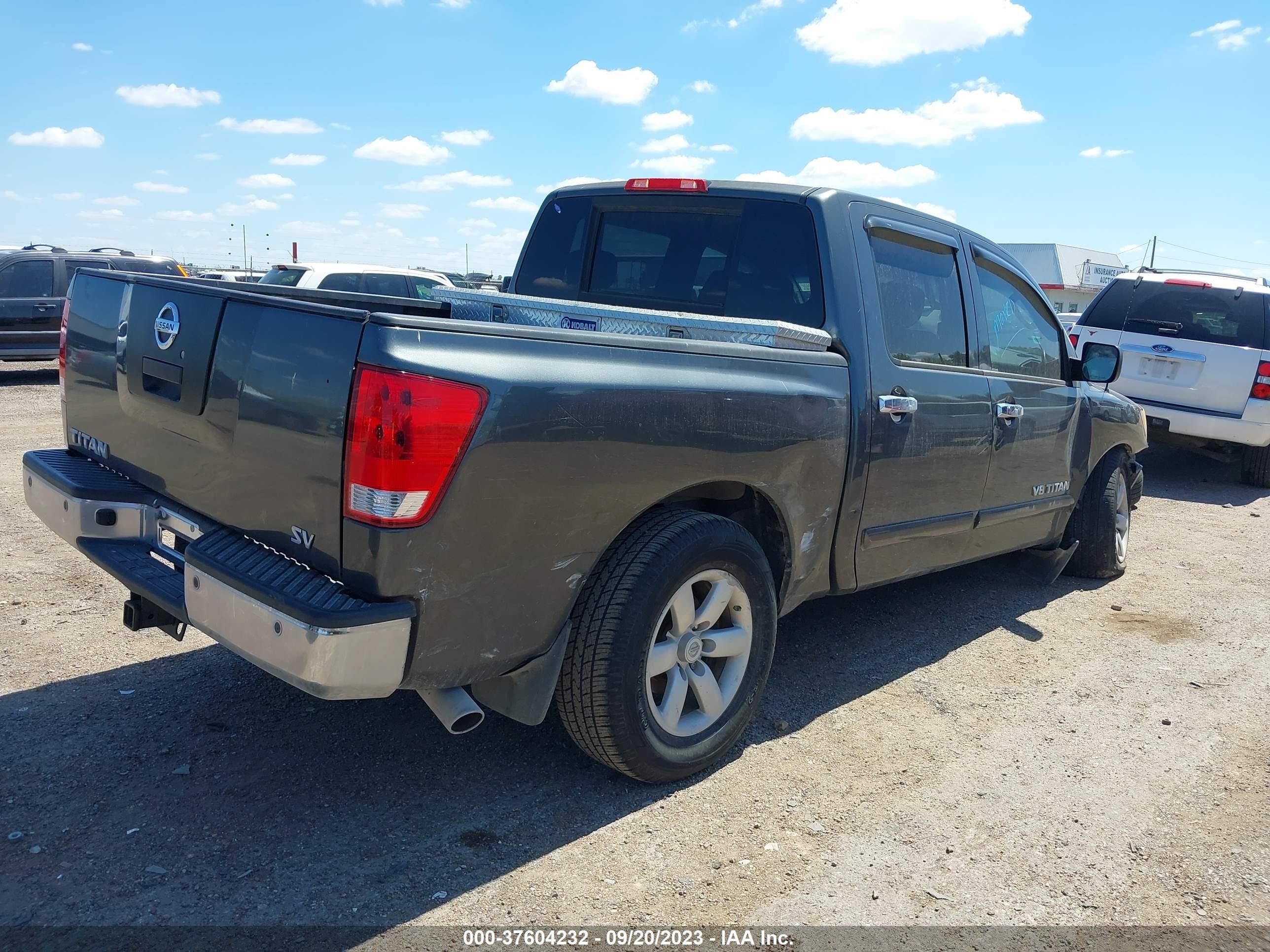 Photo 3 VIN: 1N6BA0ED5BN304655 - NISSAN TITAN 