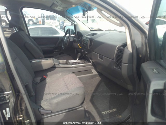 Photo 4 VIN: 1N6BA0ED9AN325880 - NISSAN TITAN 