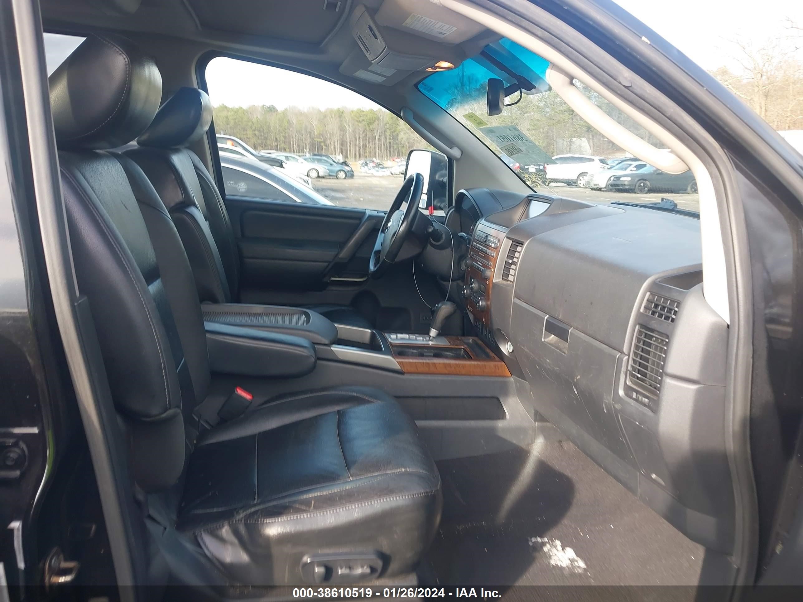 Photo 4 VIN: 1N6BA0EDXAN321739 - NISSAN TITAN 