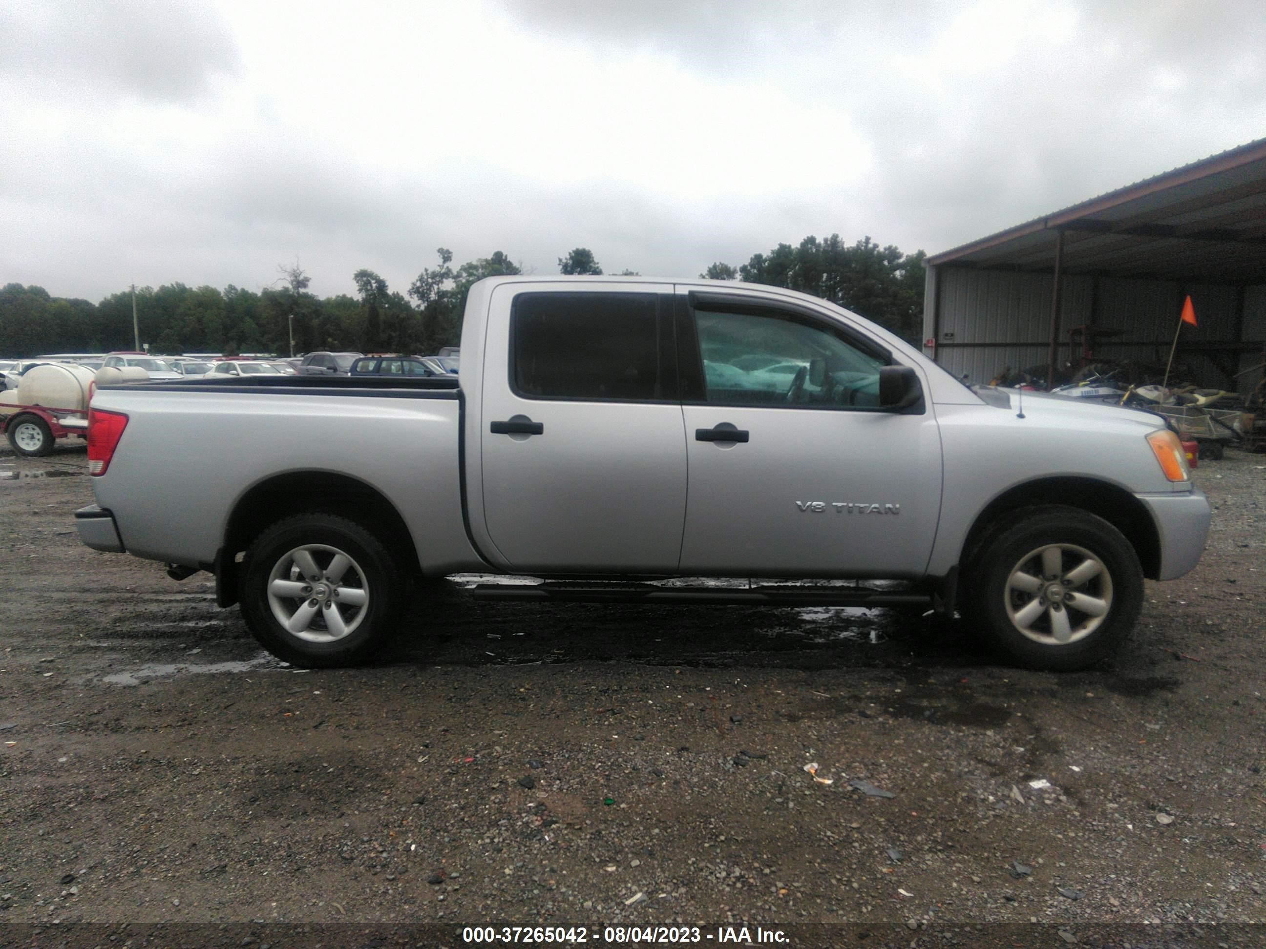 Photo 12 VIN: 1N6BA0EJ1BN316873 - NISSAN TITAN 