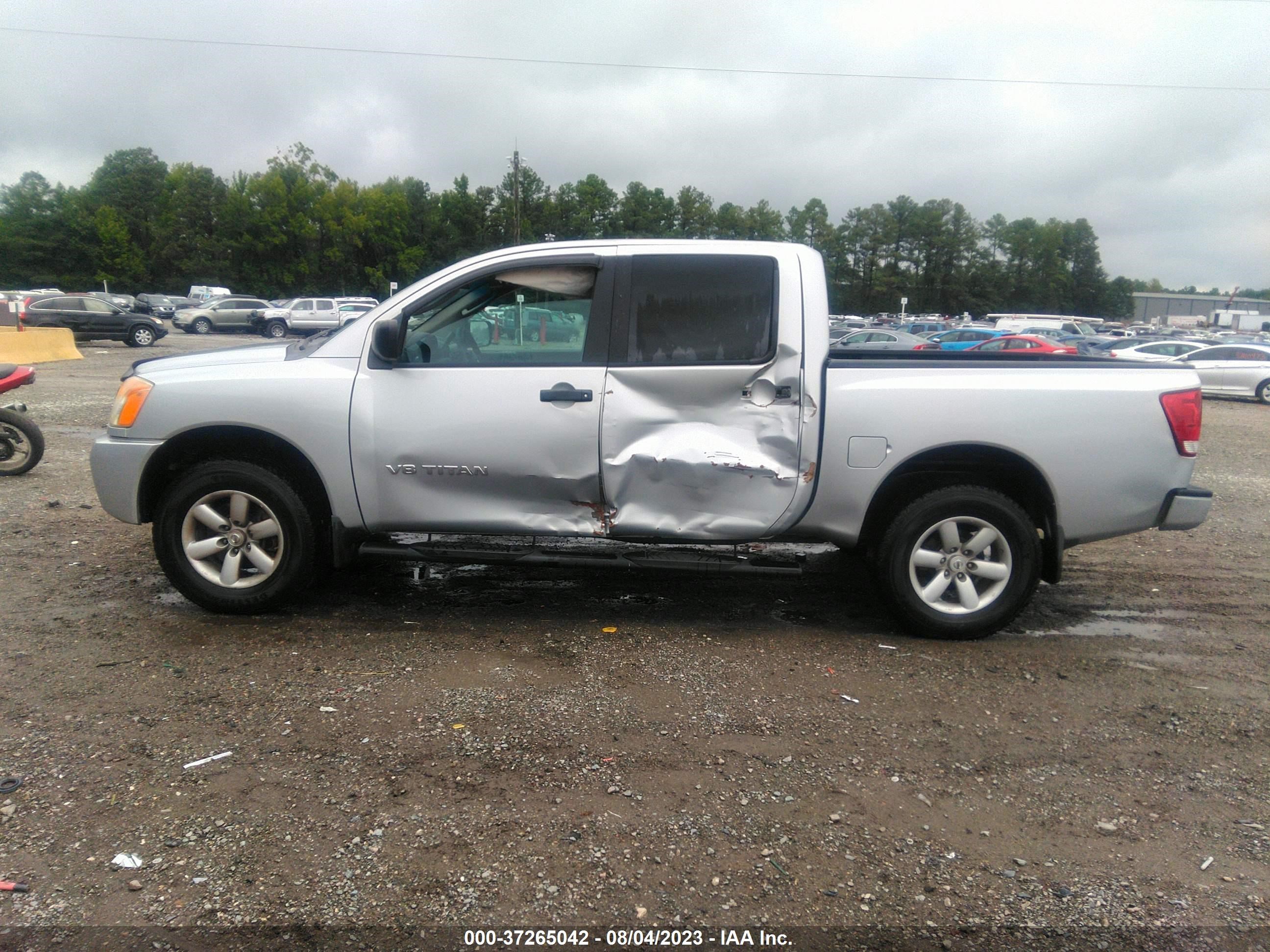 Photo 13 VIN: 1N6BA0EJ1BN316873 - NISSAN TITAN 