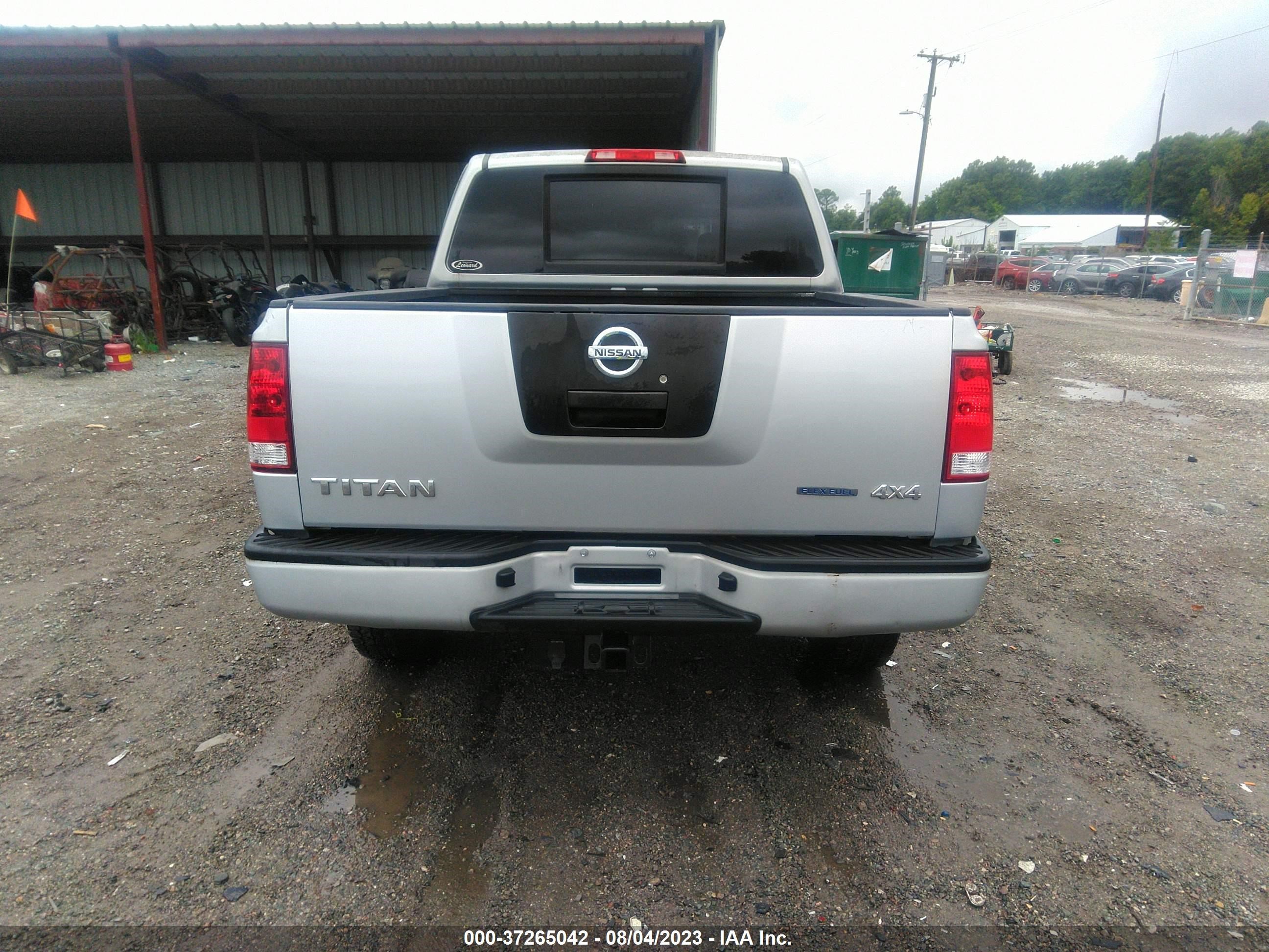 Photo 15 VIN: 1N6BA0EJ1BN316873 - NISSAN TITAN 