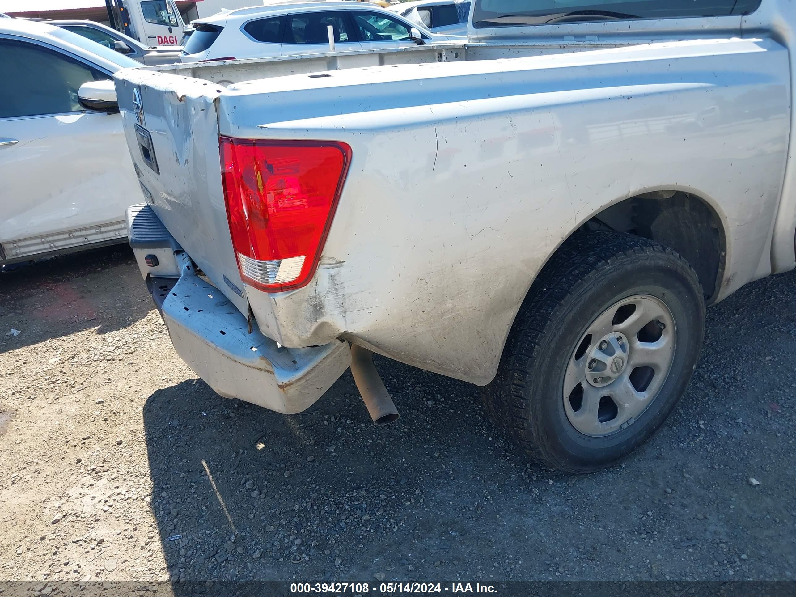 Photo 13 VIN: 1N6BA0EK1DN312916 - NISSAN TITAN 