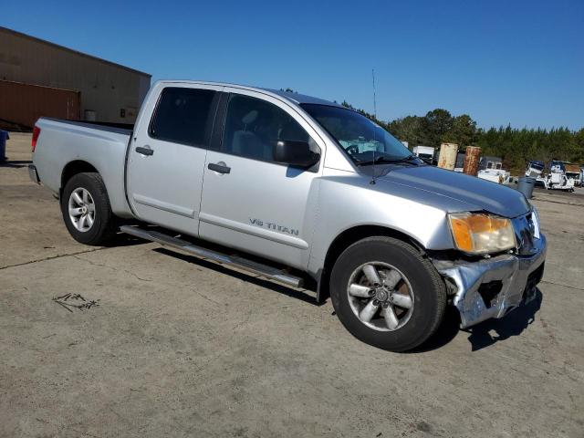 Photo 3 VIN: 1N6BA0EK4BN320666 - NISSAN TITAN 