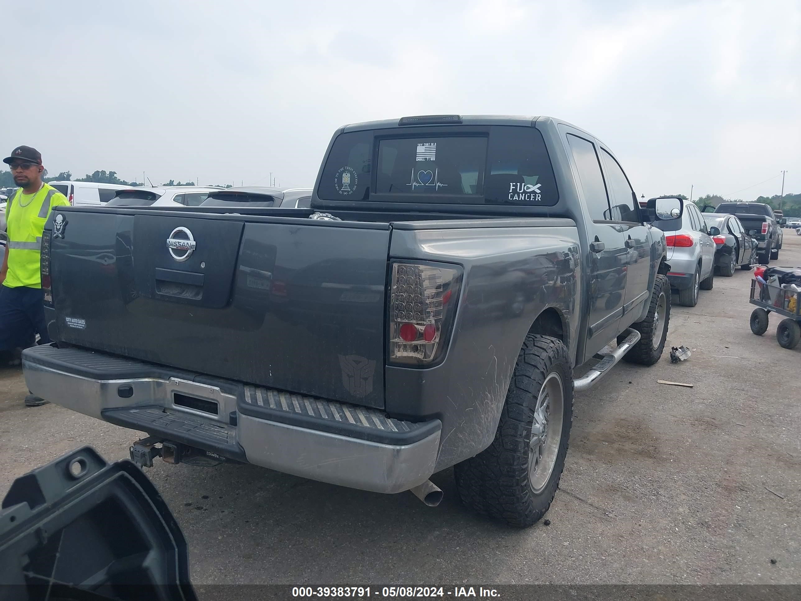 Photo 3 VIN: 1N6BA0EK5AN307066 - NISSAN TITAN 