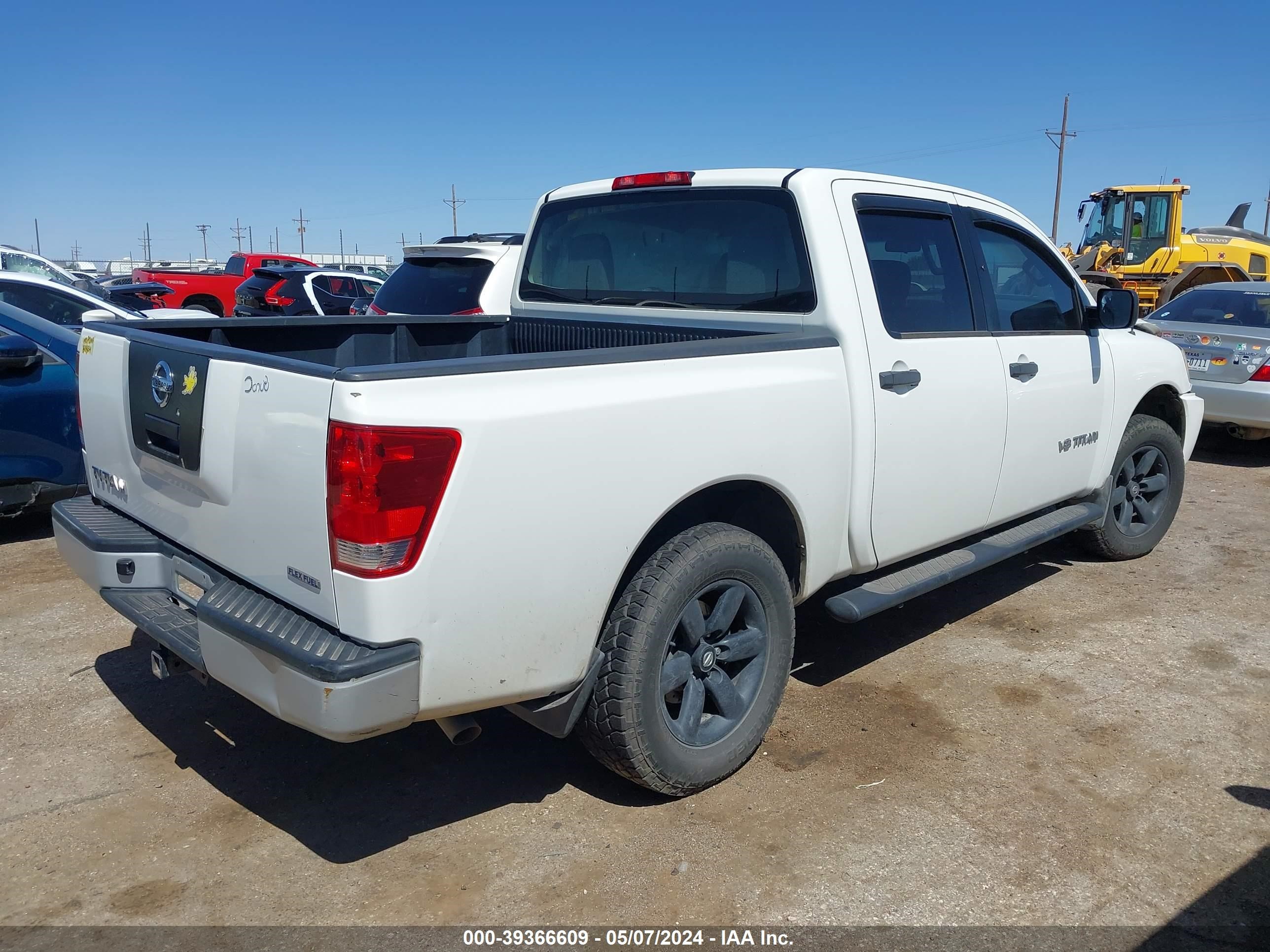 Photo 3 VIN: 1N6BA0EK6CN323537 - NISSAN TITAN 