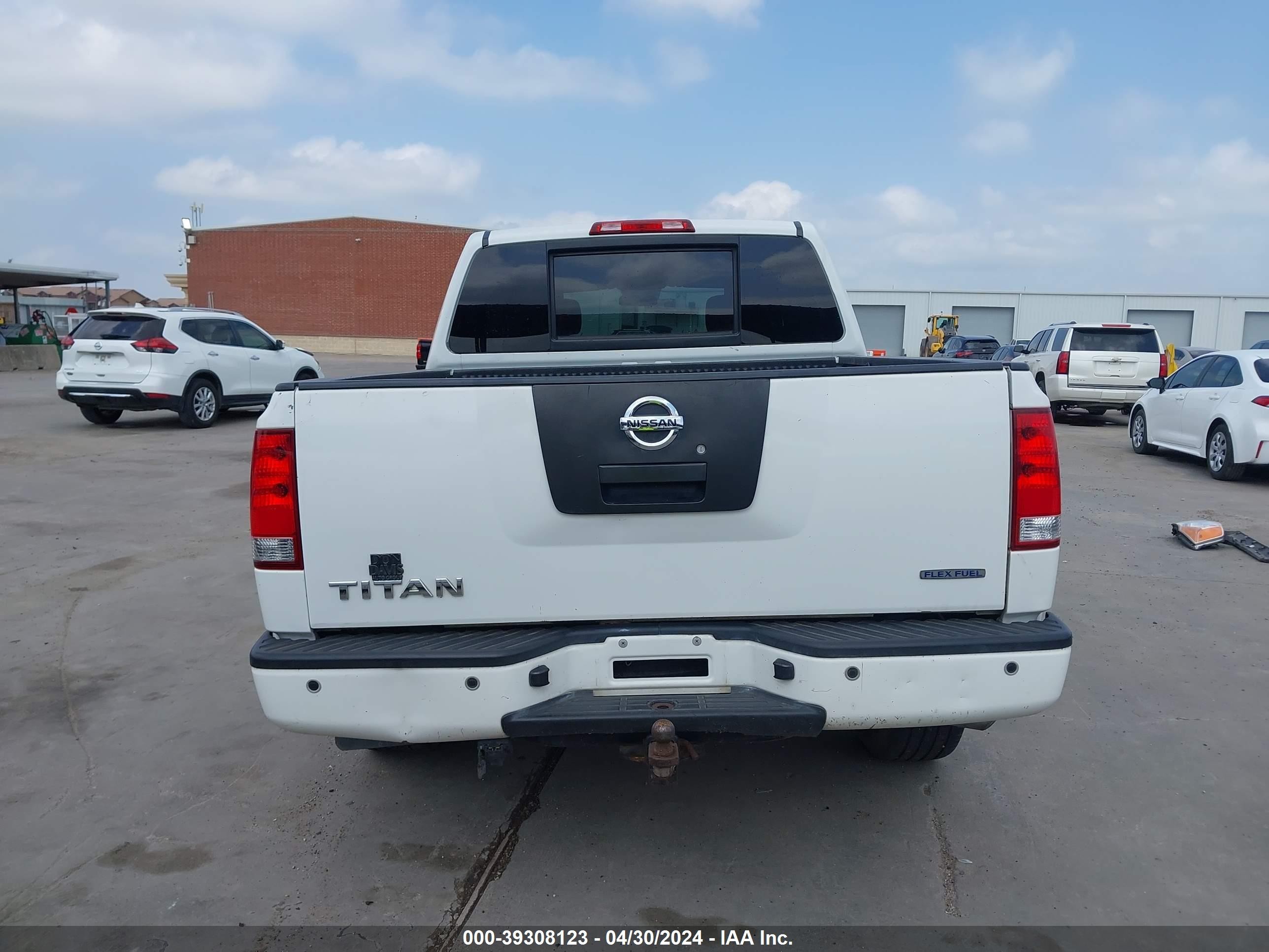 Photo 16 VIN: 1N6BA0EK7CN310179 - NISSAN TITAN 