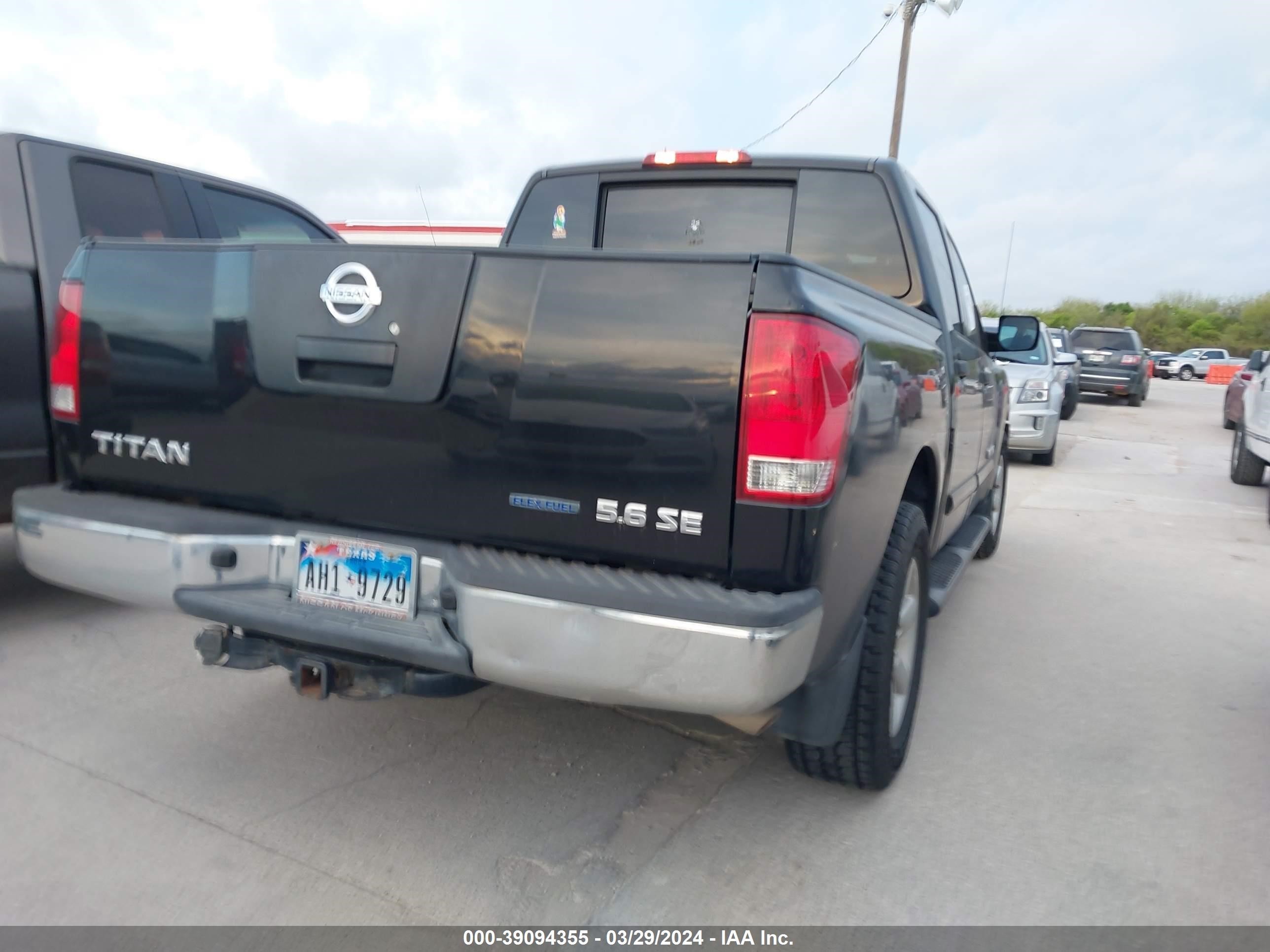 Photo 3 VIN: 1N6BA0EKXAN315518 - NISSAN TITAN 