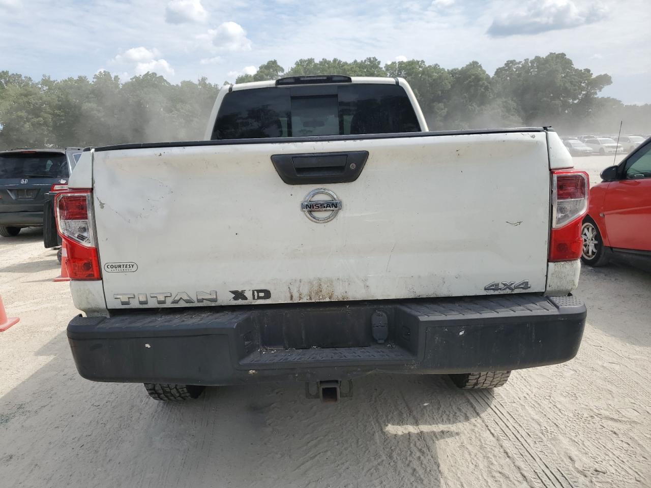 Photo 5 VIN: 1N6BA1C34HN561363 - NISSAN TITAN 