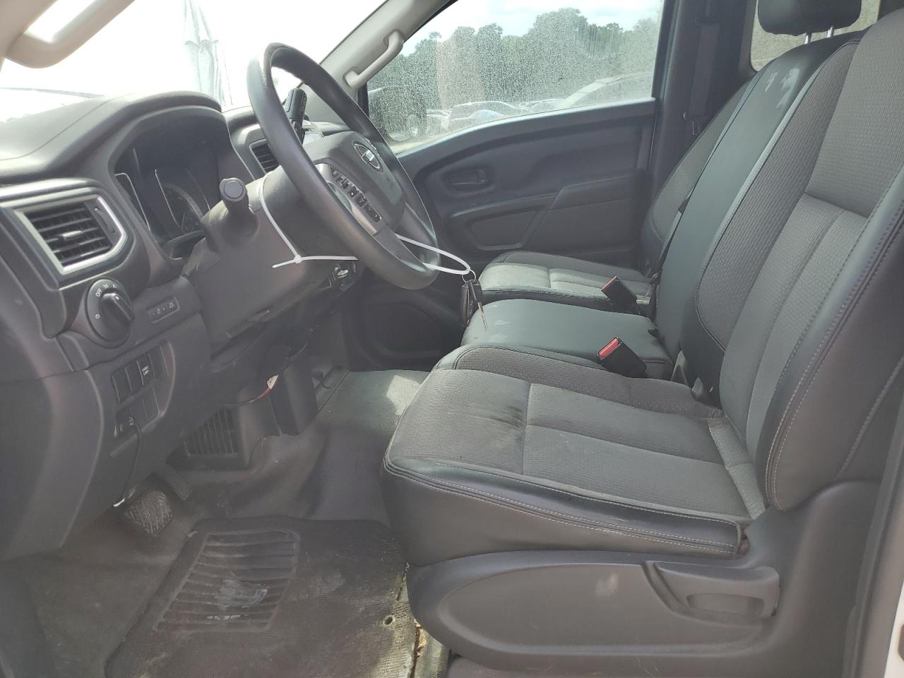 Photo 6 VIN: 1N6BA1C34HN561363 - NISSAN TITAN 