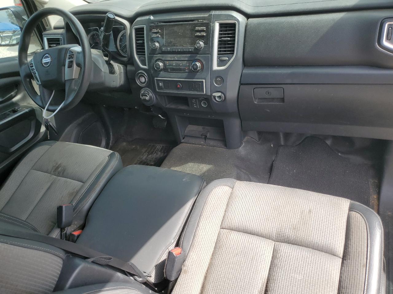 Photo 7 VIN: 1N6BA1C34HN561363 - NISSAN TITAN 