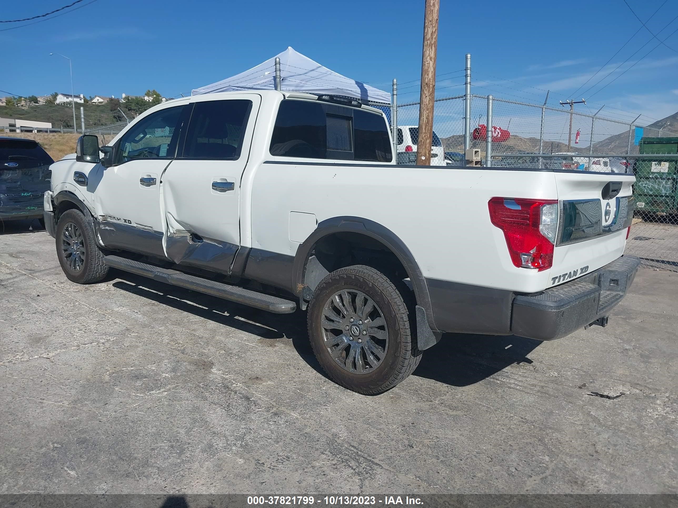 Photo 2 VIN: 1N6BA1F21GN511702 - NISSAN TITAN XD 