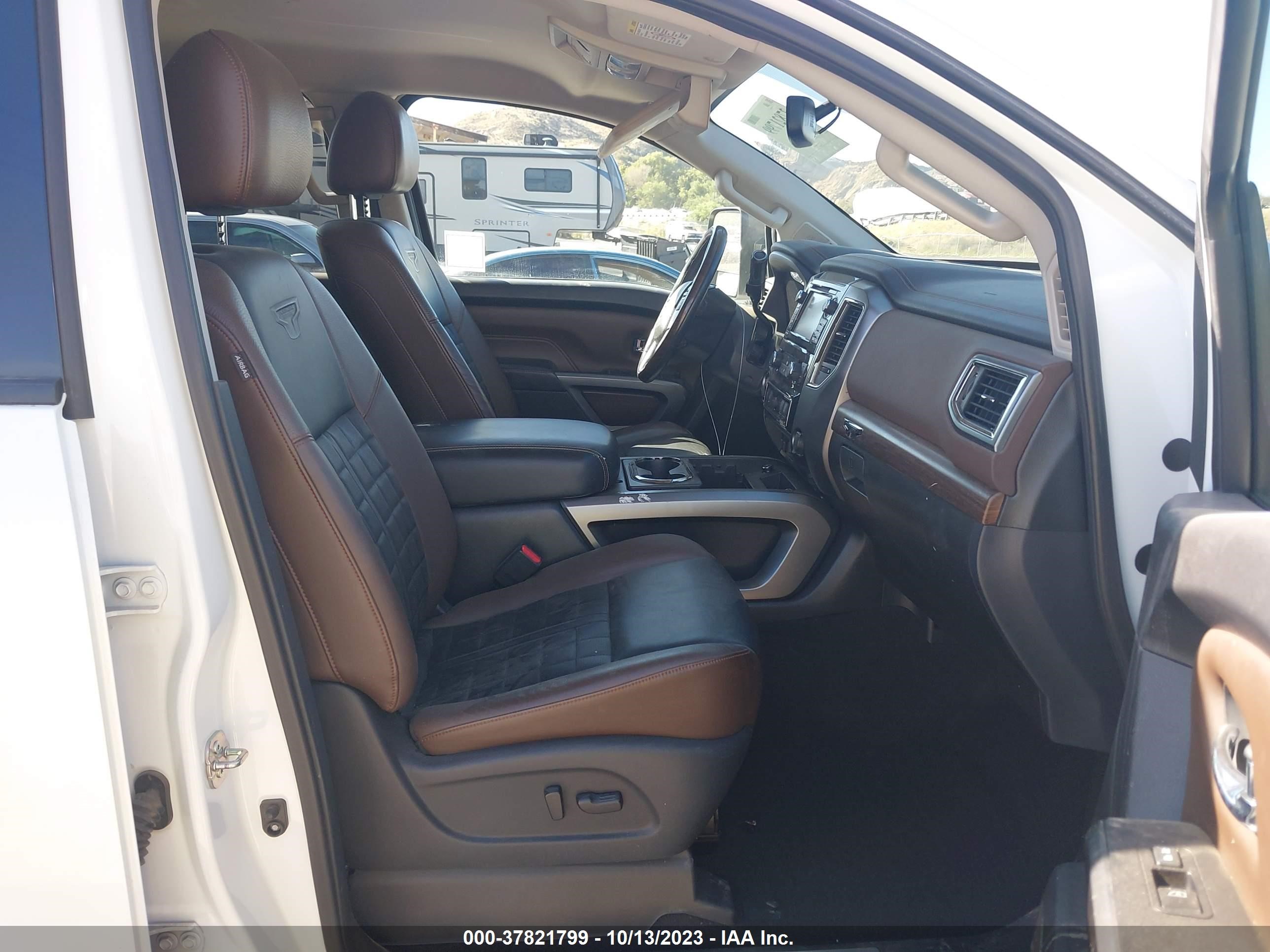 Photo 4 VIN: 1N6BA1F21GN511702 - NISSAN TITAN XD 