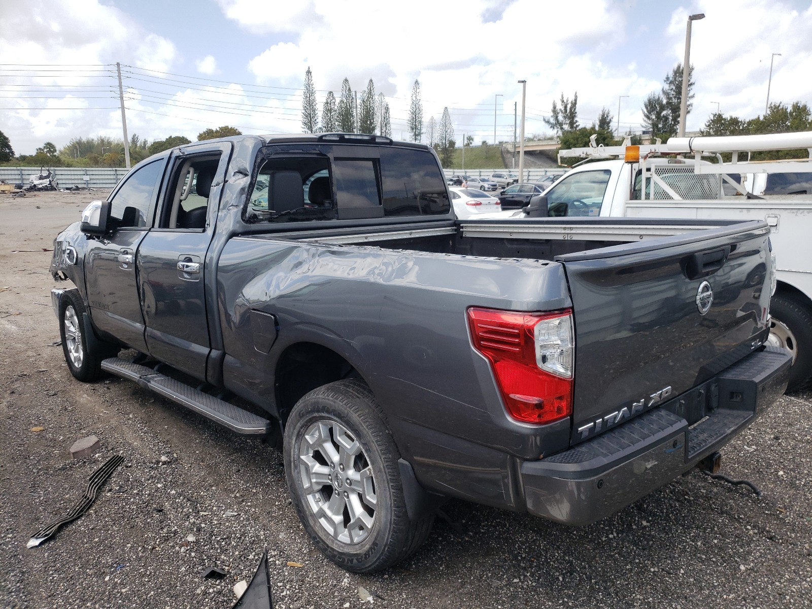 Photo 2 VIN: 1N6BA1F22GN516102 - NISSAN TITAN XD S 