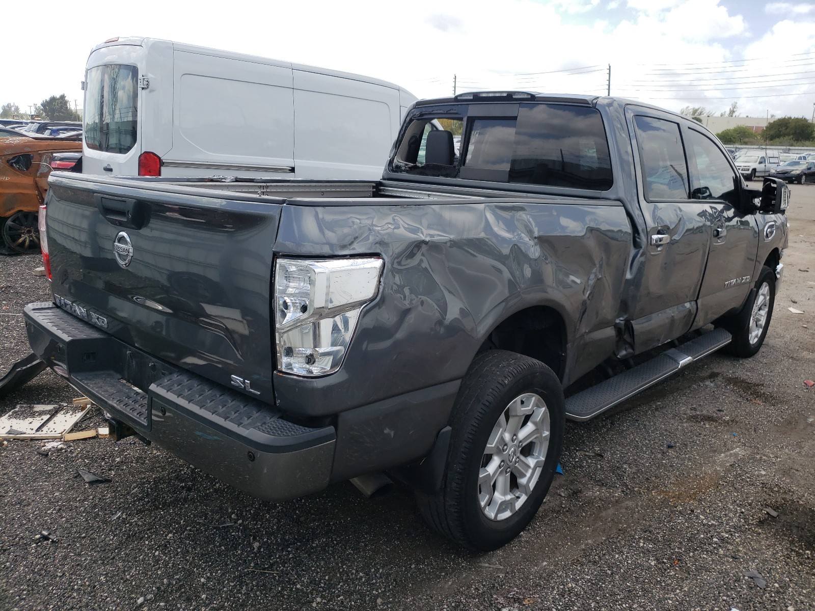 Photo 3 VIN: 1N6BA1F22GN516102 - NISSAN TITAN XD S 