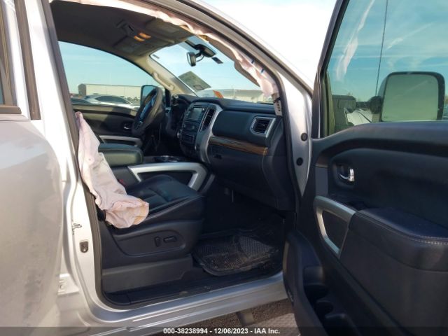 Photo 4 VIN: 1N6BA1F29GN507235 - NISSAN TITAN XD 