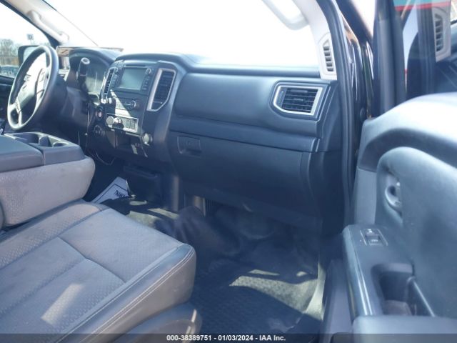 Photo 4 VIN: 1N6BA1F33KN520807 - NISSAN TITAN XD 