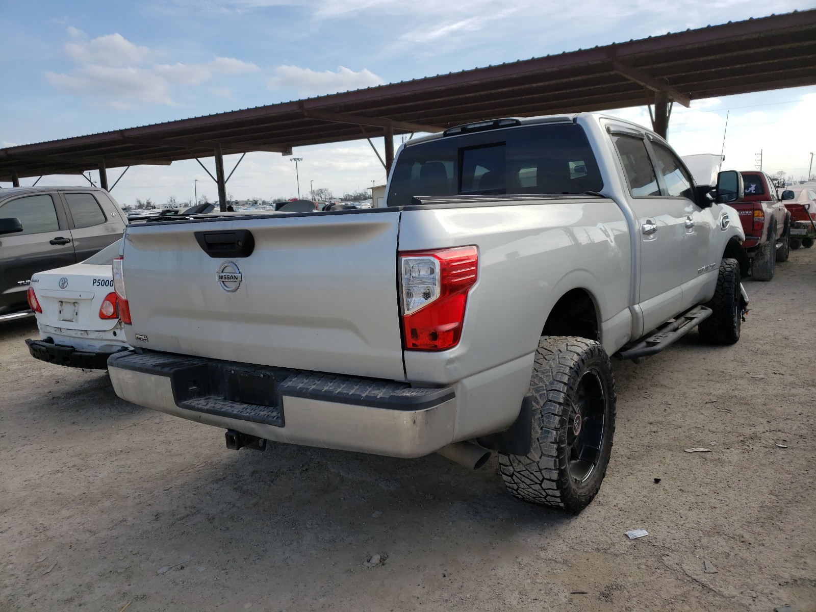 Photo 3 VIN: 1N6BA1F35HN561478 - NISSAN TITAN XD S 