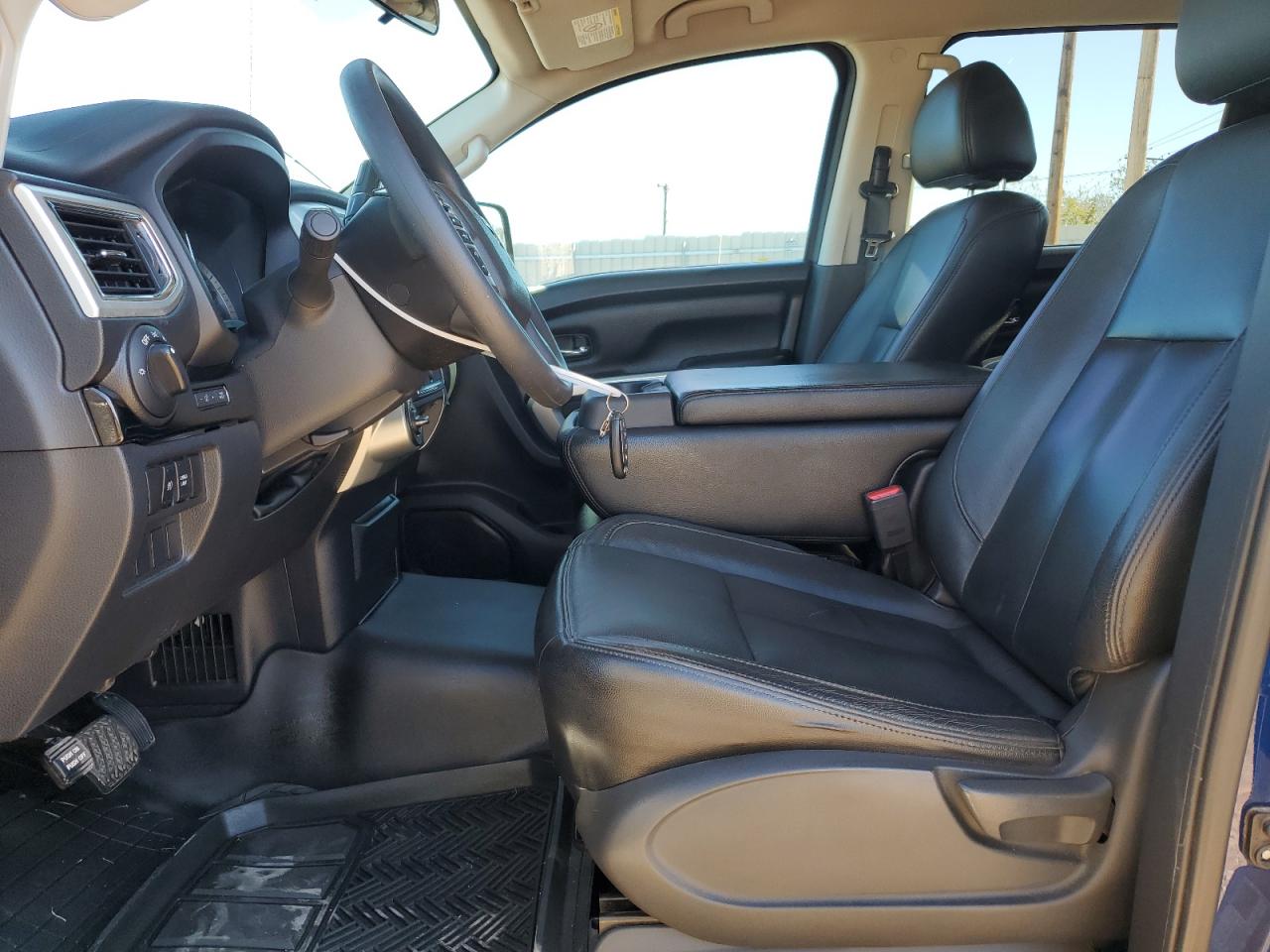 Photo 6 VIN: 1N6BA1F39JN551588 - NISSAN TITAN 