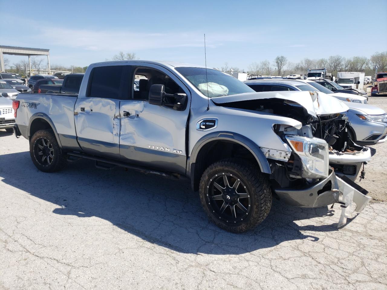 Photo 3 VIN: 1N6BA1F41HN518197 - NISSAN TITAN 