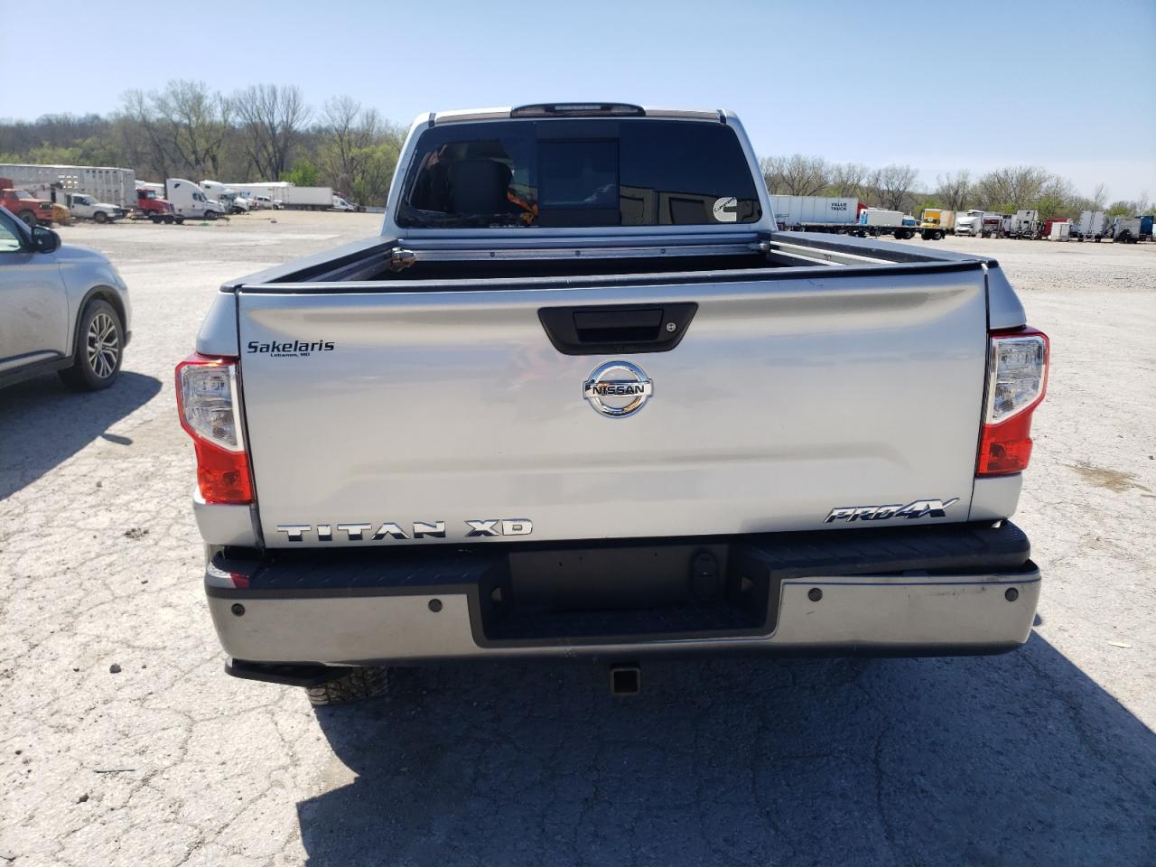 Photo 5 VIN: 1N6BA1F41HN518197 - NISSAN TITAN 