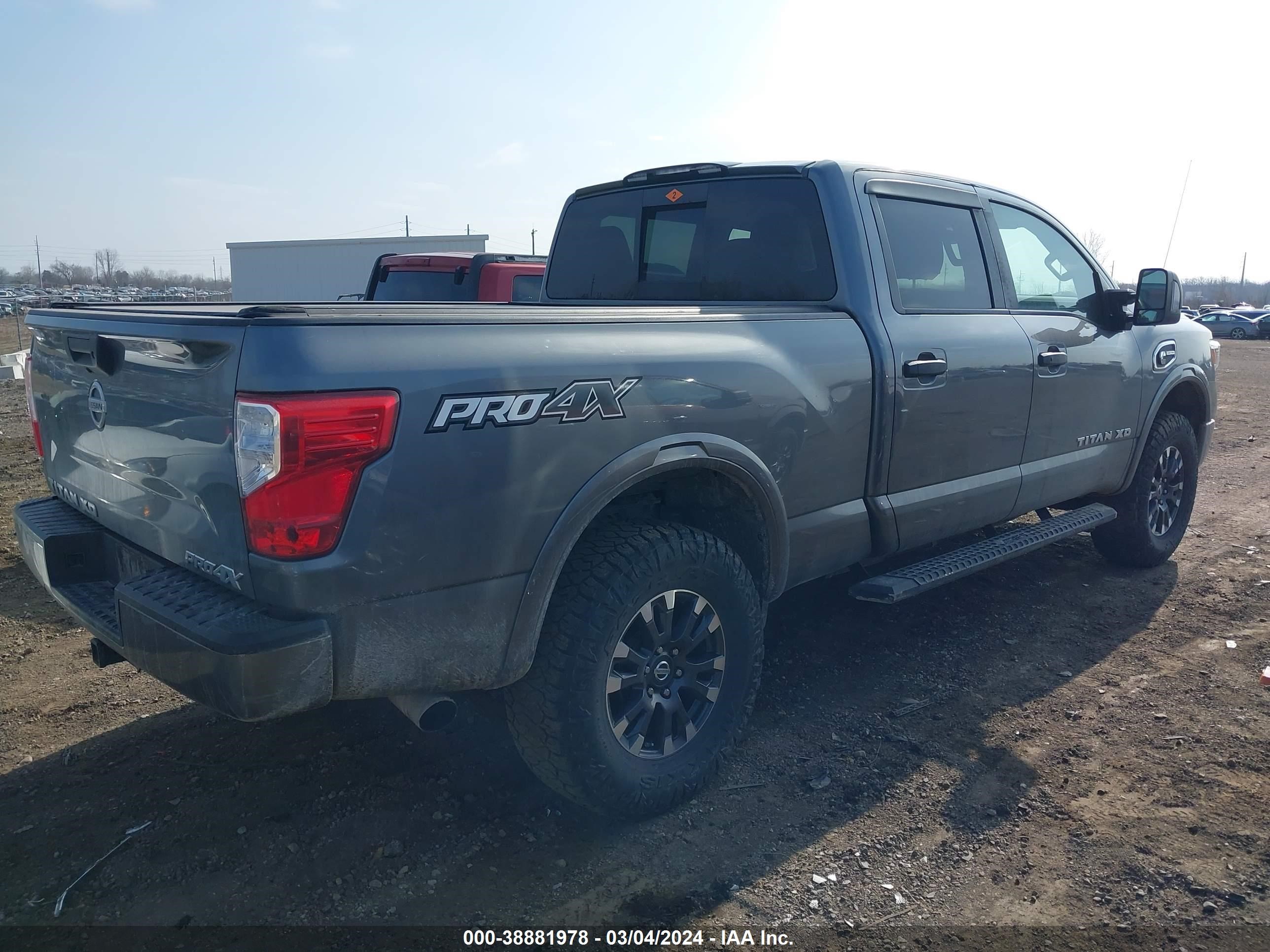 Photo 3 VIN: 1N6BA1F42HN548986 - NISSAN TITAN XD S 