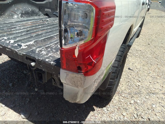 Photo 5 VIN: 1N6BA1F42JN516545 - NISSAN TITAN XD 